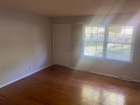 2nd image of 611 Blendwood Dr