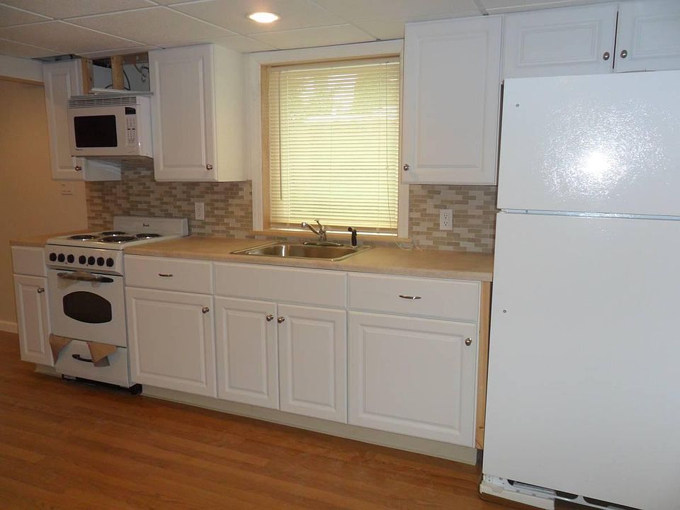 1st image of 140 Dosoris Ln