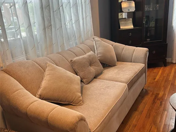 61-55 224 st #A, Bayside, NY 11364