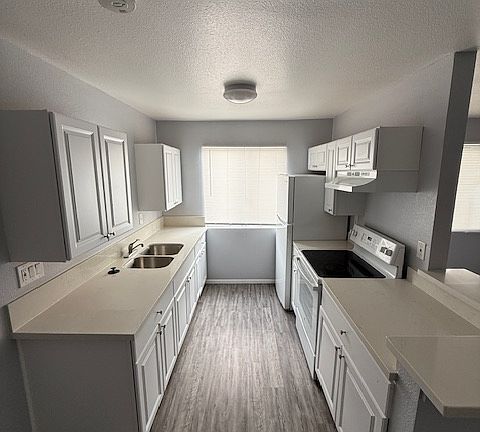3rd image of 244 50th St APT 7