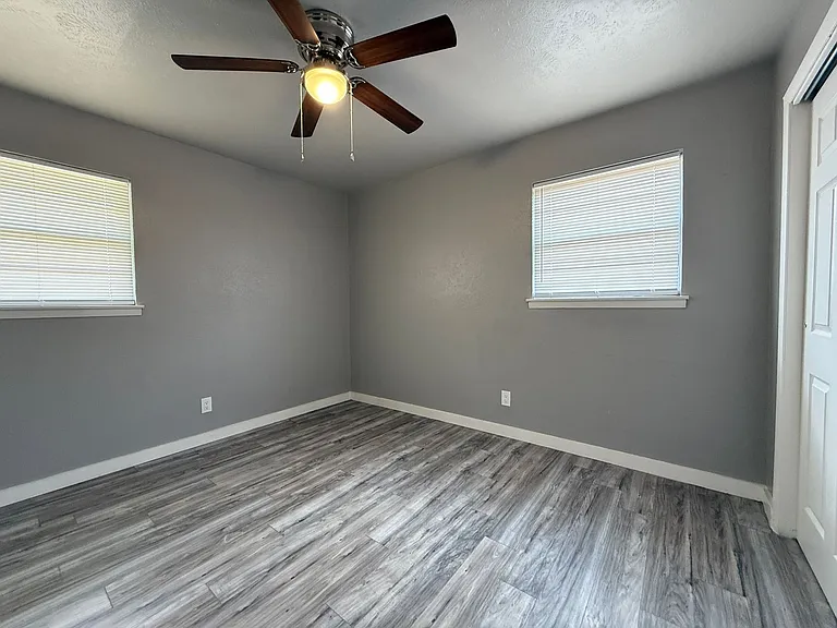 3237 Drexel Ave — Photo 13