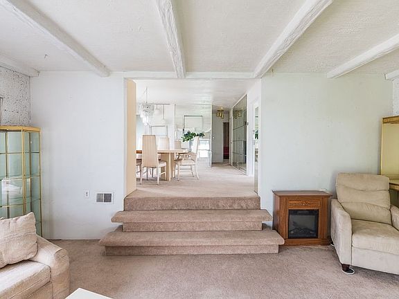 4th image of 59 Cliff Dr