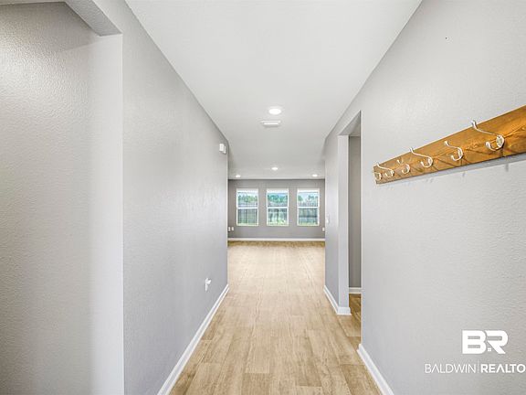 4th image of 304 Rhineheart Ln