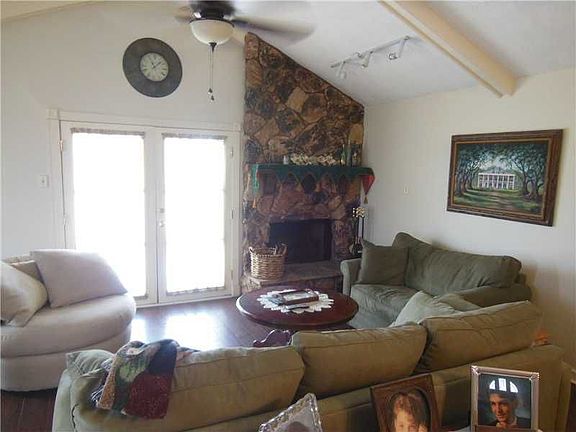 2nd image of 1016 Saint Julien Dr APT 405