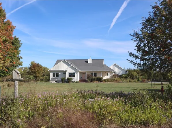 12897 Ridge Rd, Sackets Harbor, NY 13685