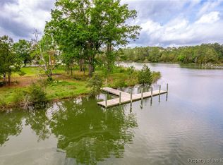 2 Oakland Crk, North, VA 23128