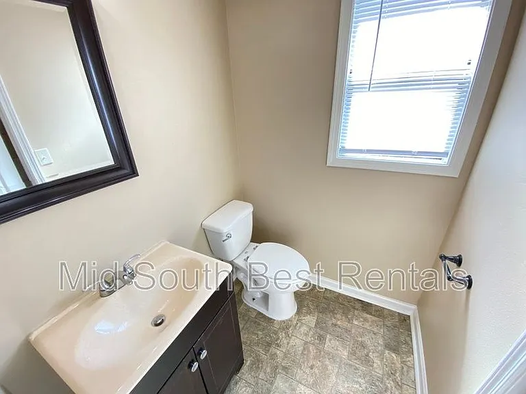 3322 Burgess Dr — Photo 7