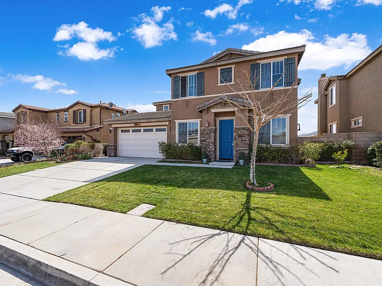 1364 Wellington Dr — Photo 4