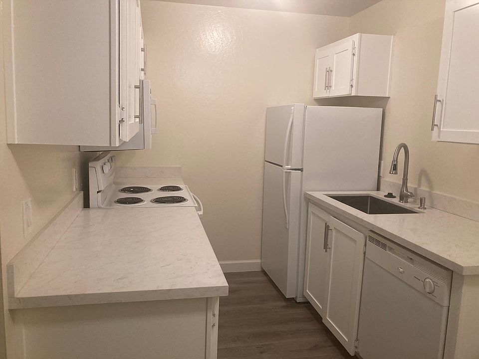 1st image of 406 Boardwalk Dr #409