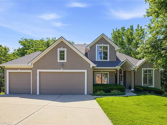3rd image of 10209 River Hills Ct