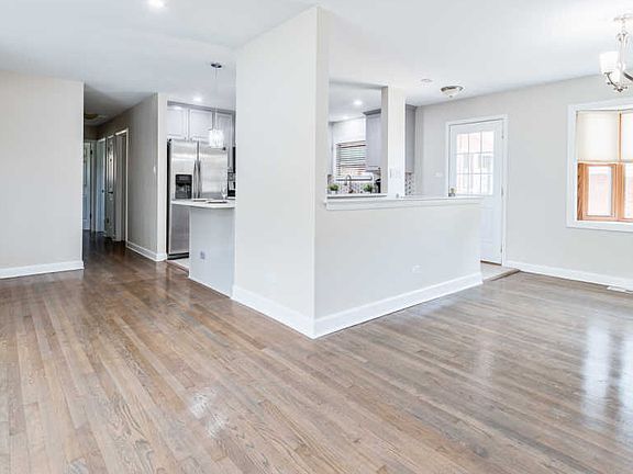 4th image of 381 Forest Preserve Dr