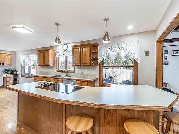 5th image of 4443 E Park Dr