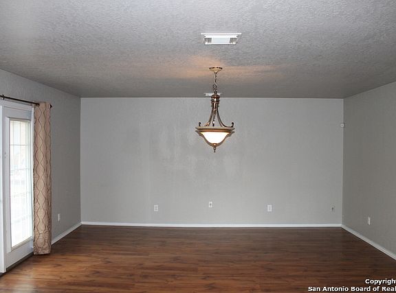 5th image of 10566 Dugas Dr