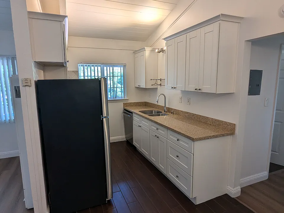 676 San Juan Dr #11