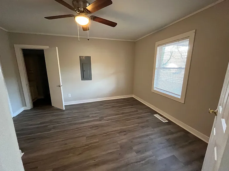 1319 Cave Spring Rd SW — Photo 3