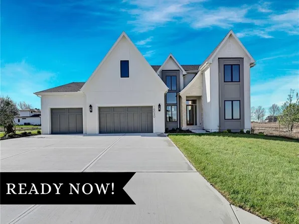 16030 S Twilight Ln, Olathe, KS 66062