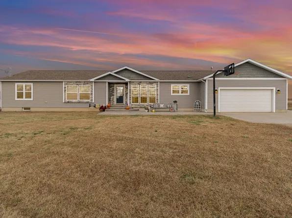 5466 W Buchanan Rd, Ithaca, MI 48847