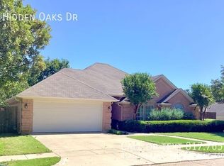 7316 Hidden Oaks Dr, North Richland Hills, TX 76182