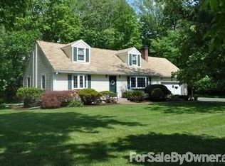 7 Elmcrest Dr, Danbury, CT 06811