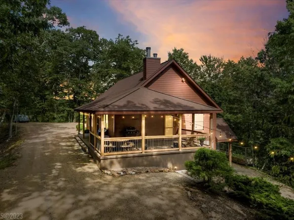 5790 Spooky Hollow Ln, Radford, VA 24141