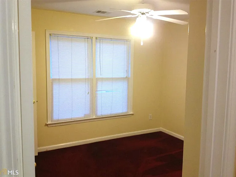 699 Oakview Trl — Photo 16