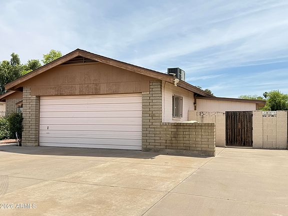 2nd image of 4525 W GARDENIA Avenue