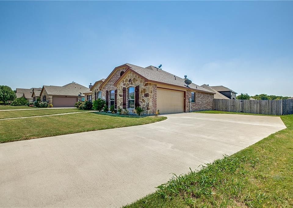 1st image of 916 Sage Meadow Dr