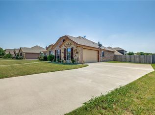 916 Sage Meadow Dr, Glenn Heights, TX 75154