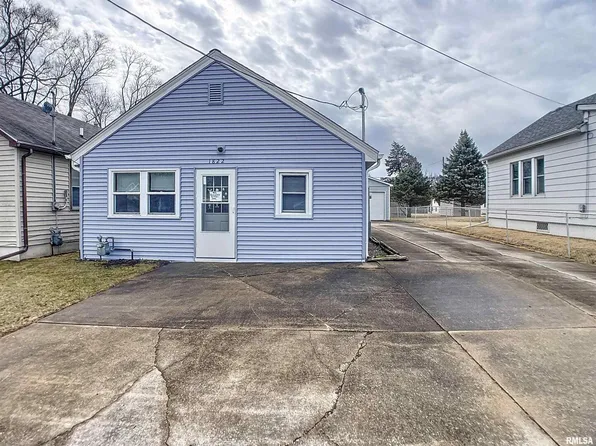 1822 27 1/2 Ave, East Moline, IL 61244