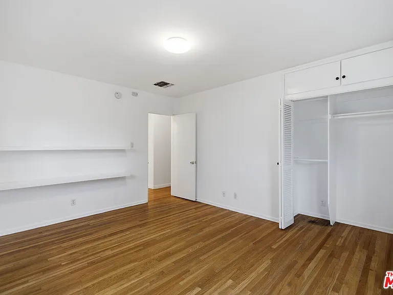 12811 Cumpston St — Photo 21