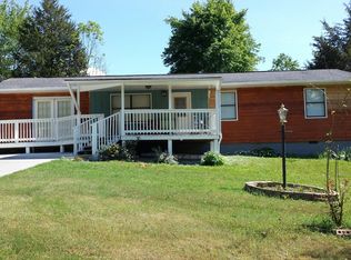 1131 Tramel Rd, Sevierville, TN 37862