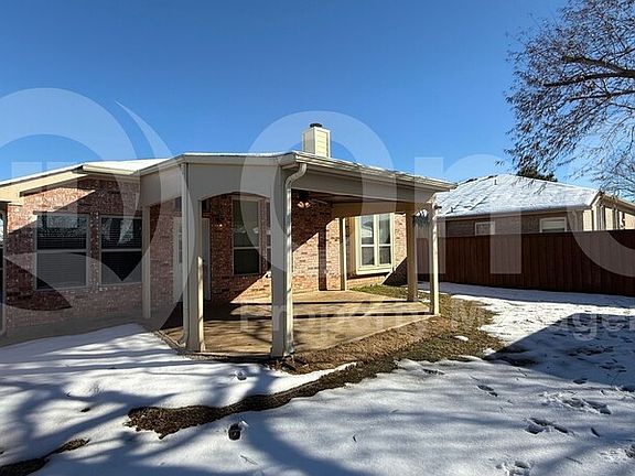 3rd image of 501 Port Arthur Dr