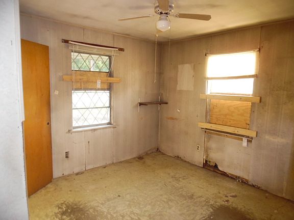 5th image of 4011 Powell St