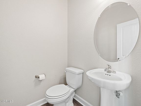 5th image of 107 Staysail Drive