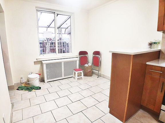 3rd image of 253 Bay 22nd St #2A