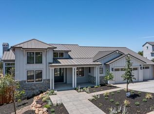 3855 Royal Manor Place, Santa Rosa, CA 95404