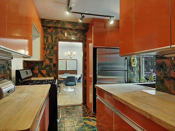 2nd image of 200 E 57th St APT 3b