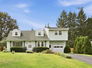 204 Clark Ln, Camillus, NY 13031