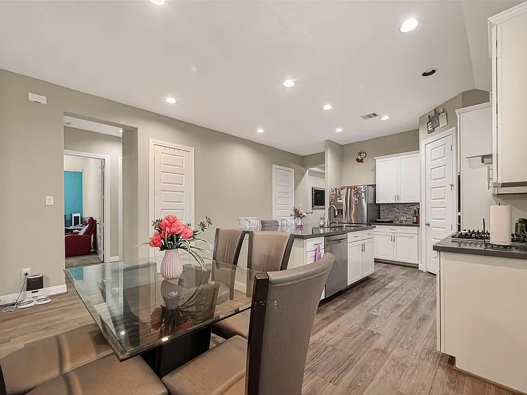 2209 Hidden Meadow Ln — Photo 11