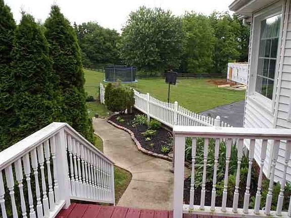 4th image of 90 Hightower Ct