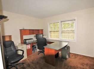 19 Larsen Rd, Somerset, NJ 08873