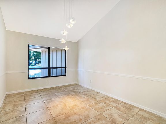 4th image of 6610 Woodloch Ct
