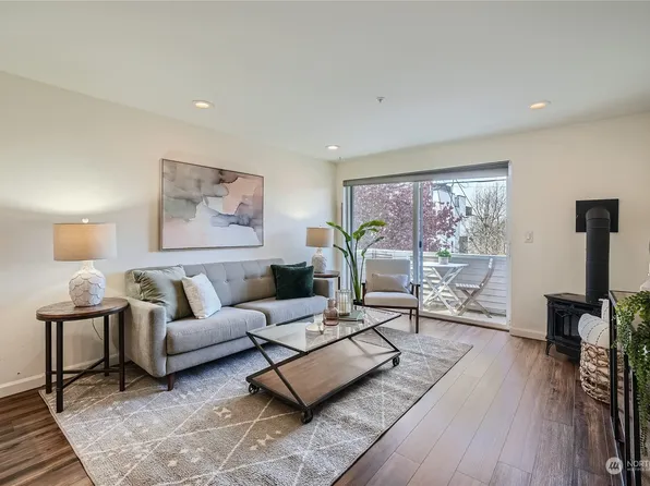 8512 16th Avenue NW #202, Seattle, WA 98117