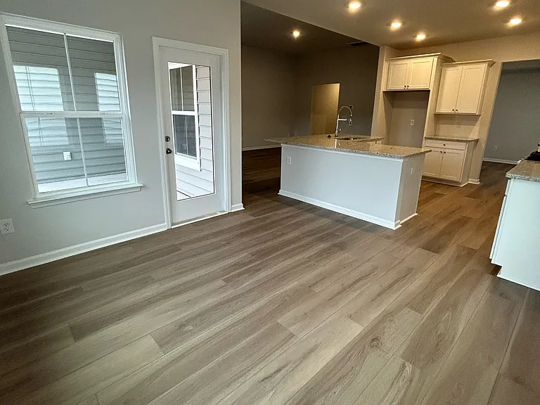 563 Magnolia Terrace Dr — Photo 13