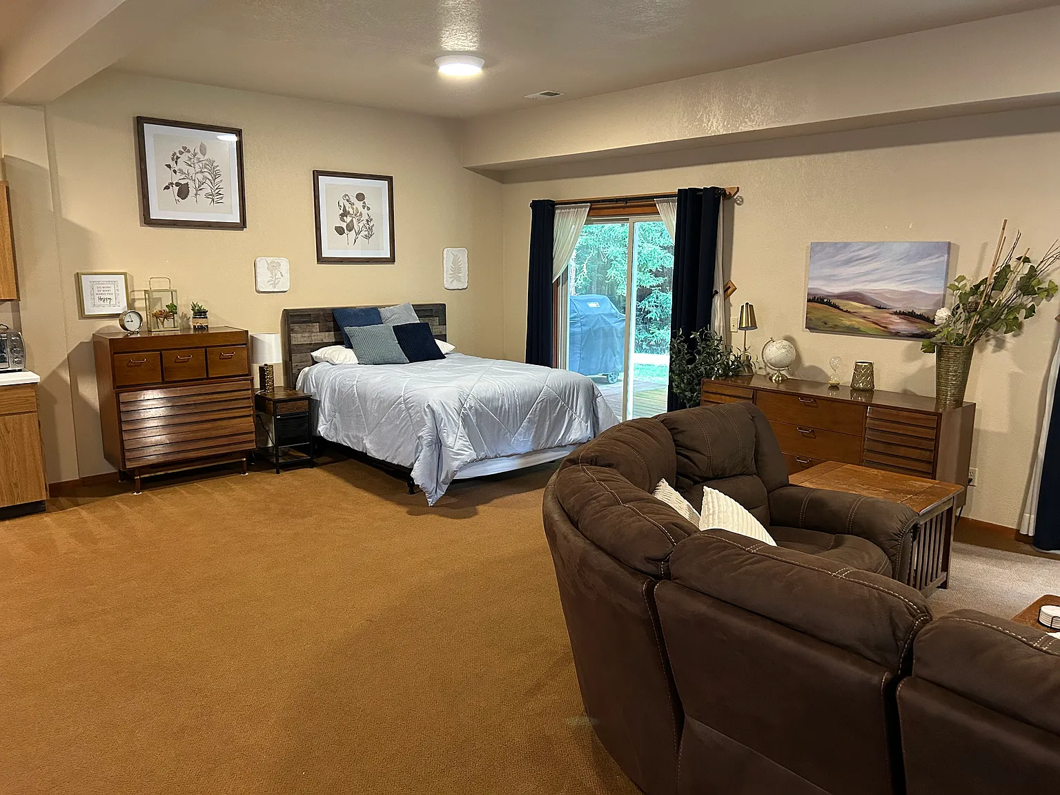 Studio, 700 sqft, $1,275 — Photo 3