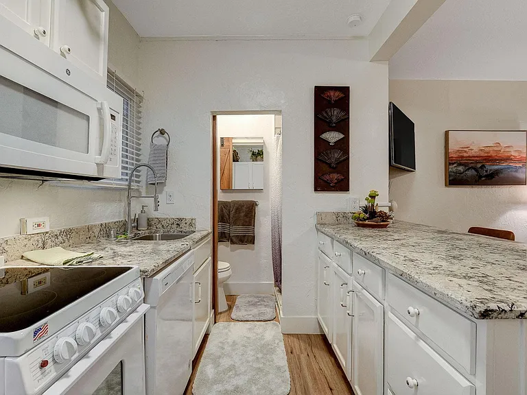 3916 Vegas Dr #1-A — Photo 31