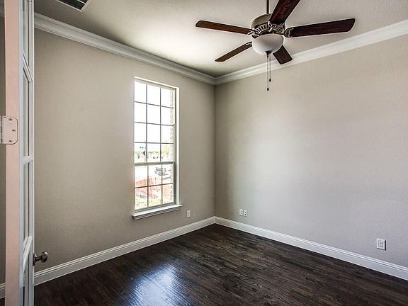 4th image of 1649 Olive Ave