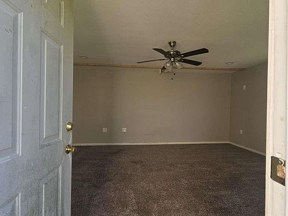 3rd image of 1219 Pilot Point Dr