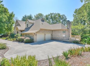 390 Candy Creek Dr, Blountville, TN 37617