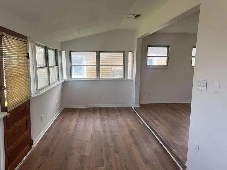 4956 Island Dr NE — Photo 9